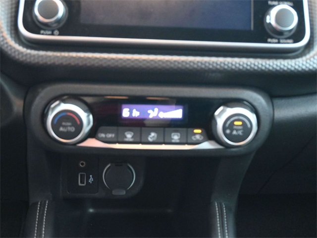 2019 Nissan Kicks SV photo 4