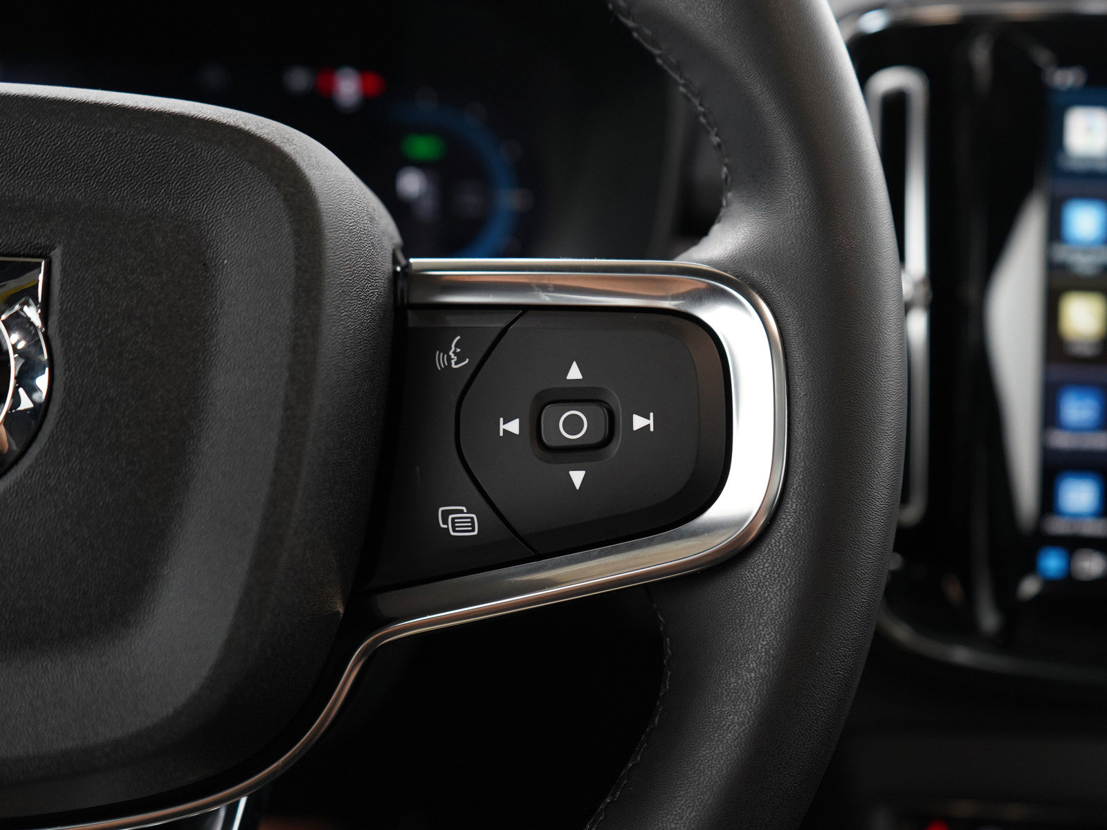2023 Volvo XC40 Recharge Twin Plus photo 25