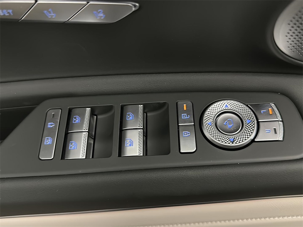 2026 Genesis GV80 2.5T Advanced AWD photo 22