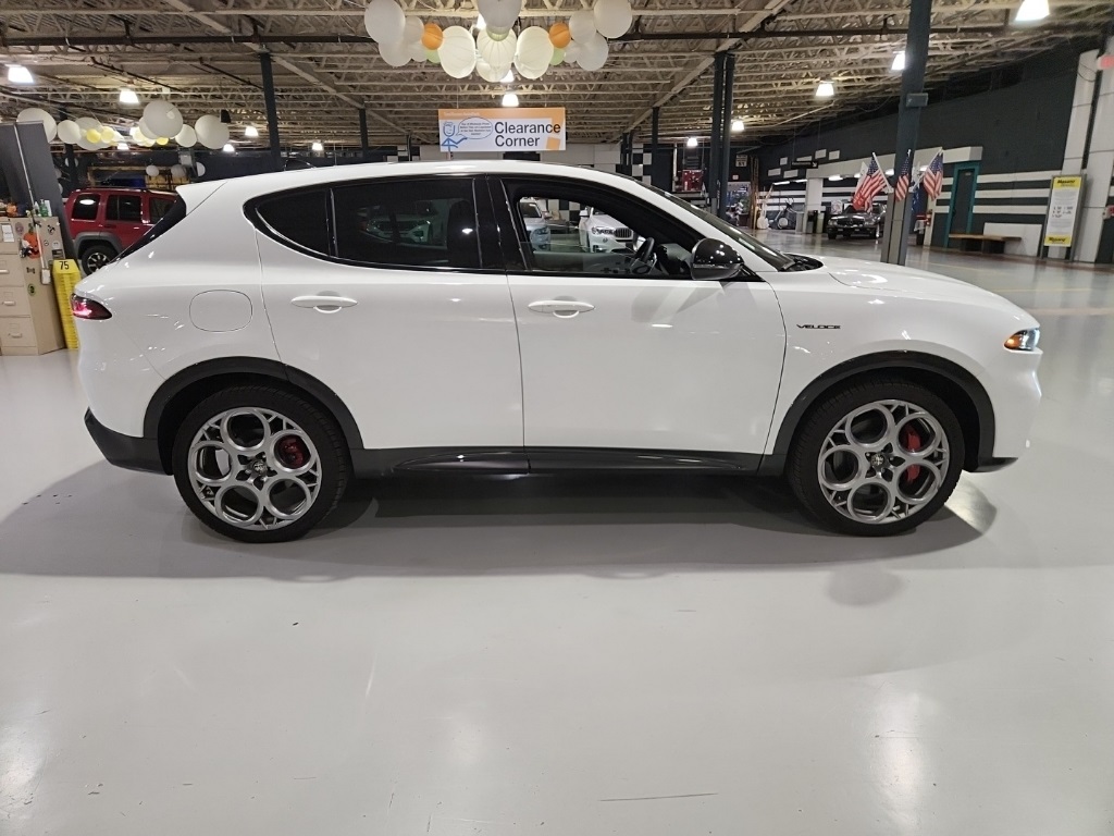 2024 Alfa Romeo Tonale Veloce photo 4