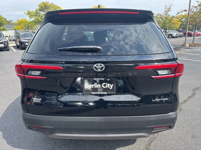 2024 Toyota Grand Highlander Limited photo 3
