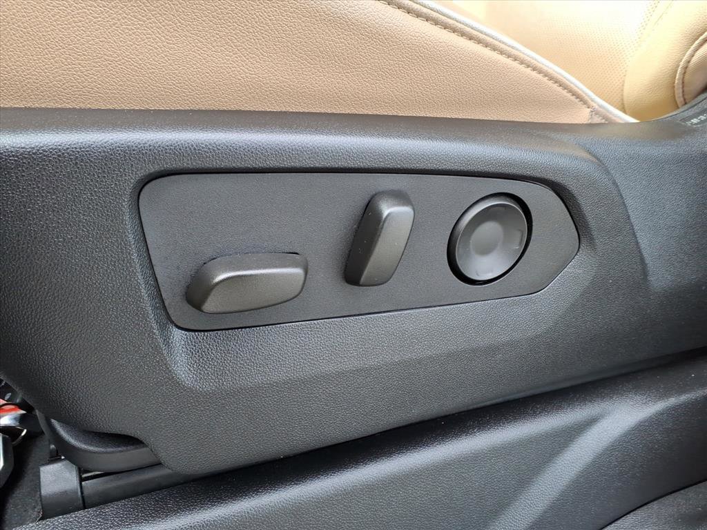 2024 Chevrolet Suburban Premier photo 4