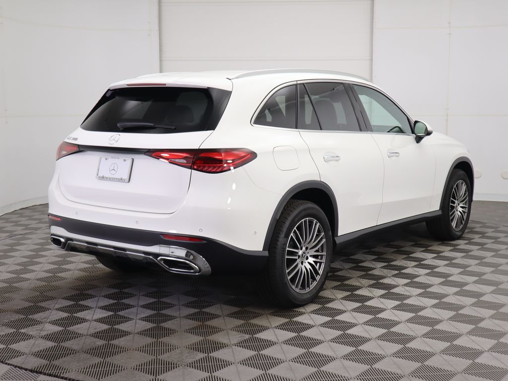 2025 Mercedes Benz GLC 300 photo 4
