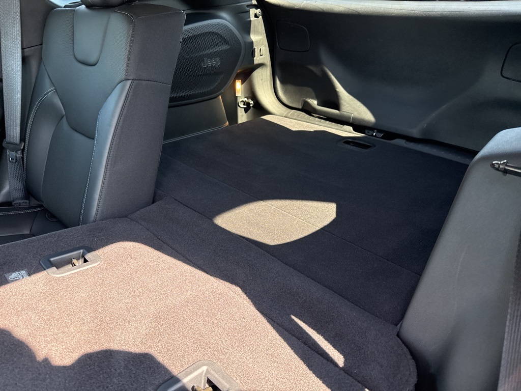 2021 Jeep Cherokee Latitude Lux photo 23