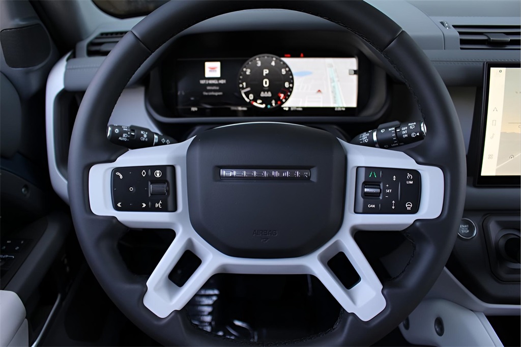 2025 Land Rover Defender 110 S photo 18