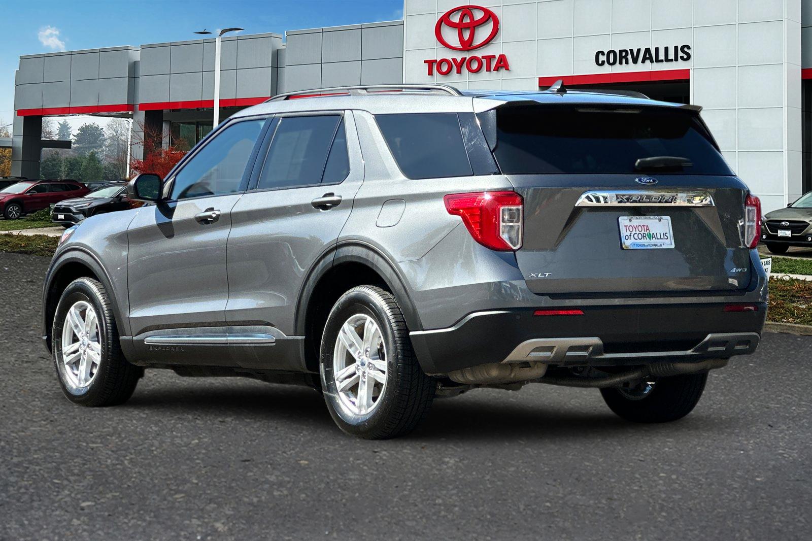 2023 Ford Explorer XLT photo 4