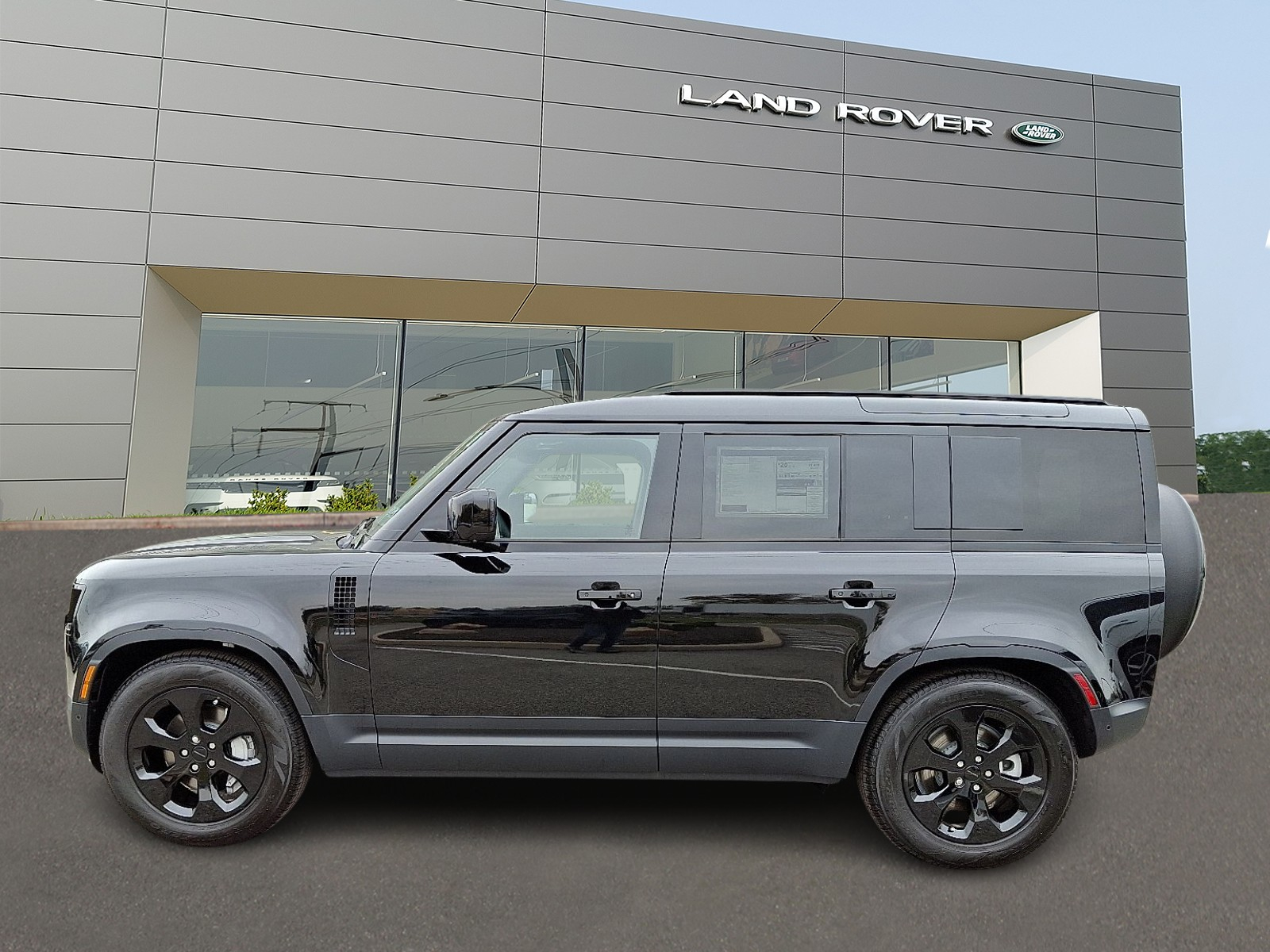 2026 Land Rover Defender 110 S photo 3