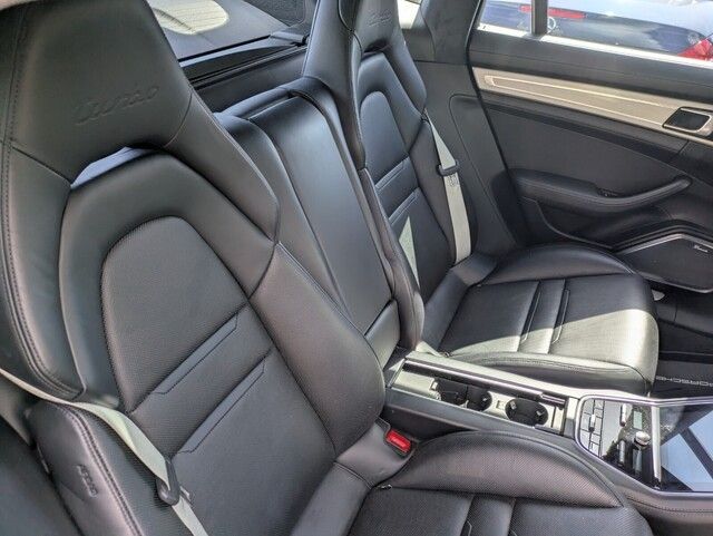 2017 Porsche Panamera Turbo photo 30