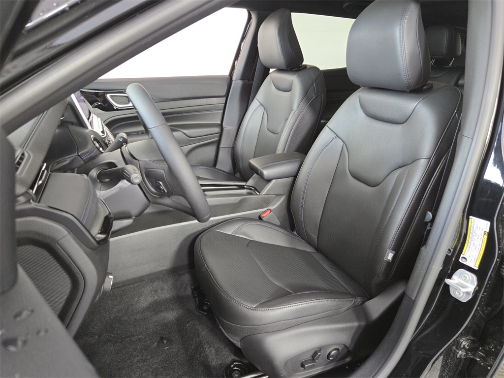 2025 Jeep Compass Limited photo 5