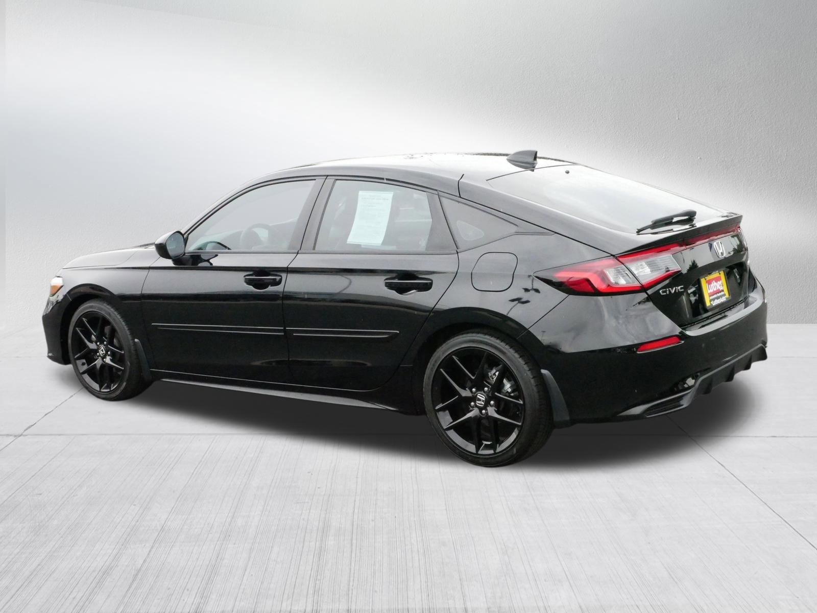 2025 Honda Civic Hatchback Sport photo 4