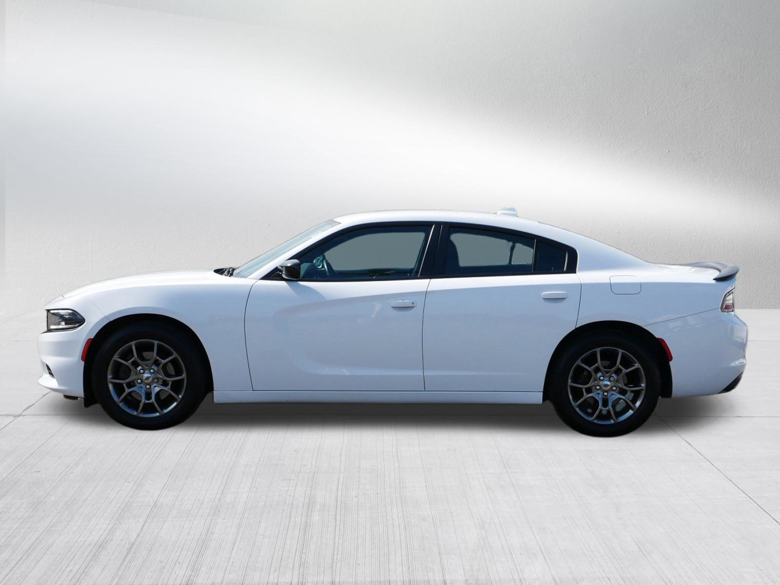 2017 Dodge Charger SXT photo 4