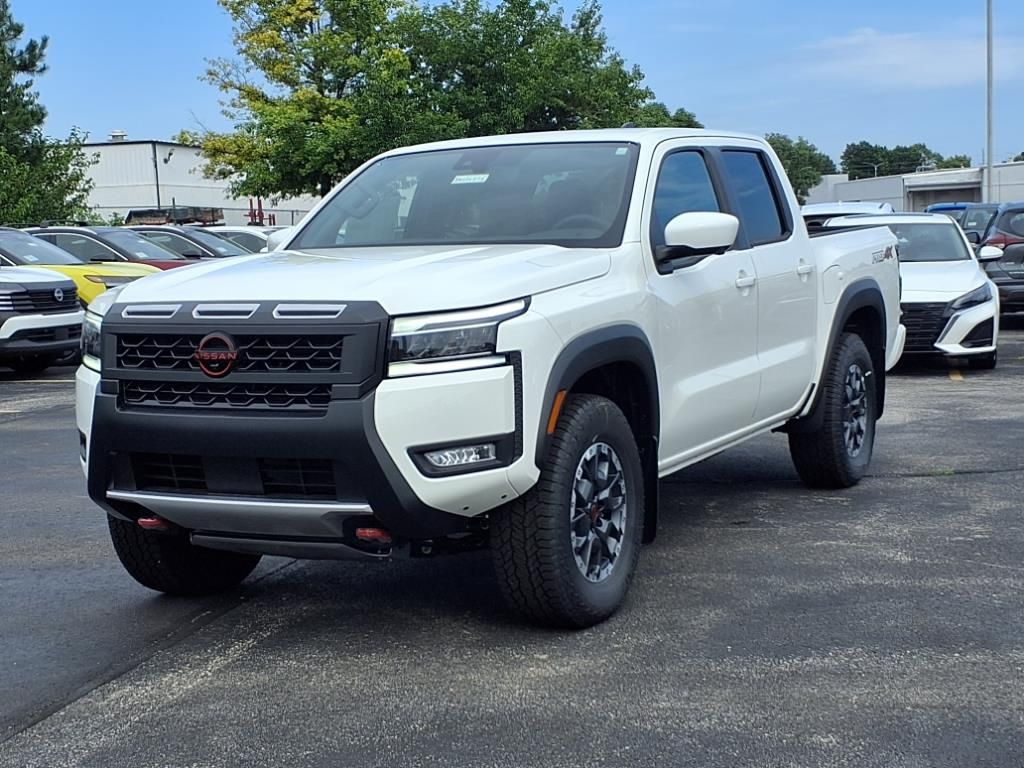 2025 Nissan Frontier PRO-4X photo 2