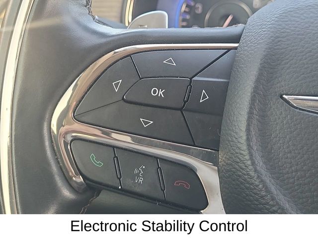 2015 Chrysler 200 C photo 22