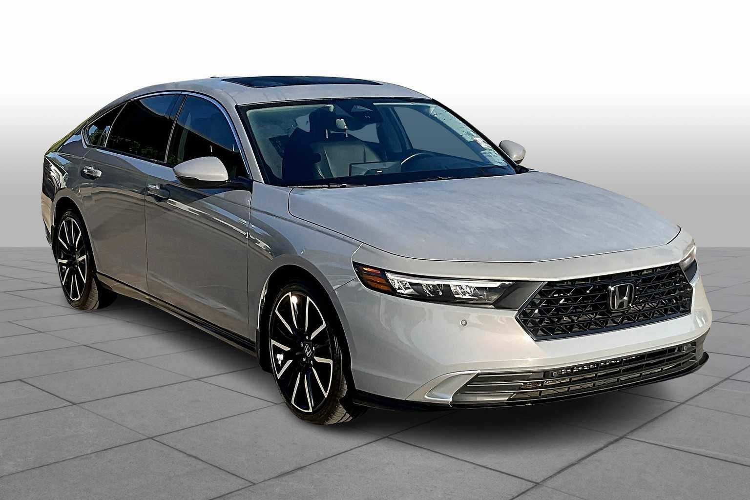 2024 Honda Accord Hybrid Touring photo 2