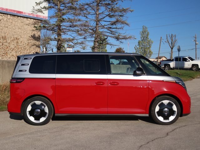 2025 Volkswagen ID. Buzz Pro Plus photo 4