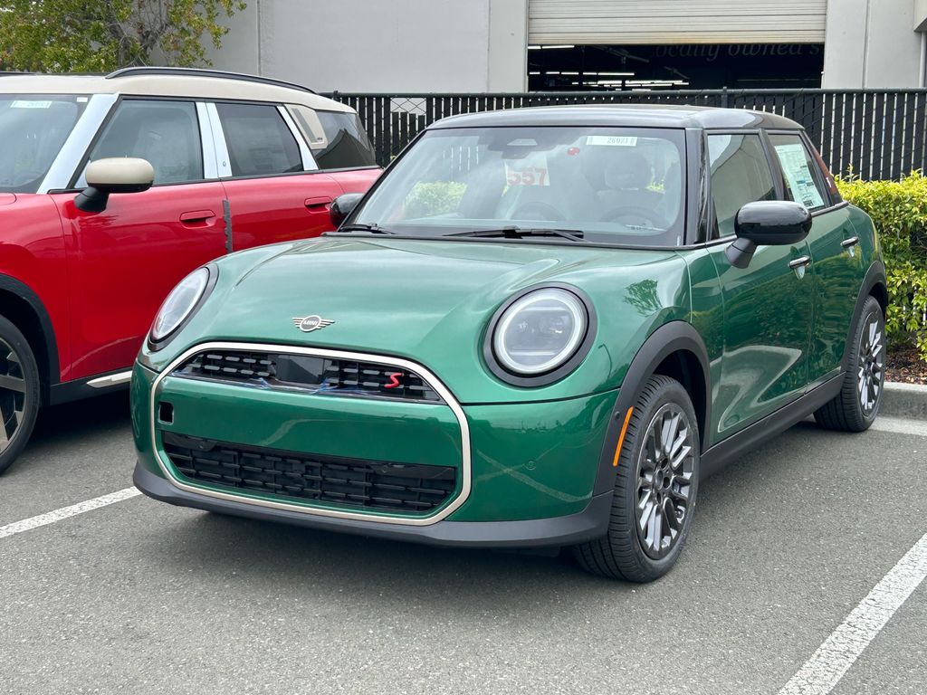 2026 Mini Cooper 4 Door Hardtop Signature photo 2