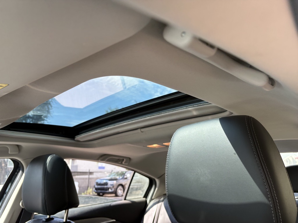 2020 Mazda Mazda6 Touring photo 8