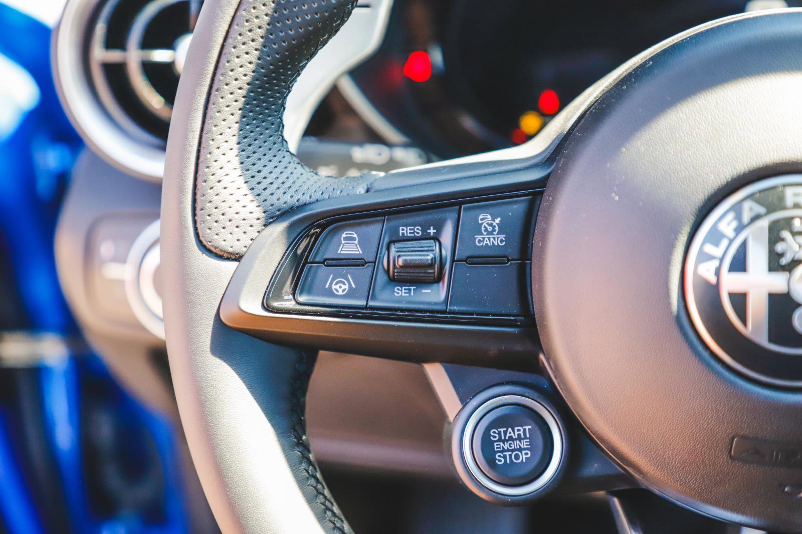 2025 Alfa Romeo Giulia Base photo 30