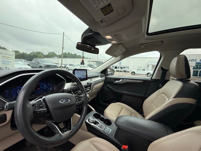 2021 Ford Escape Titanium Hybrid photo 10