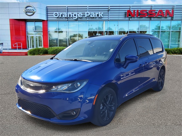 2020 Chrysler Pacifica Touring L photo 4