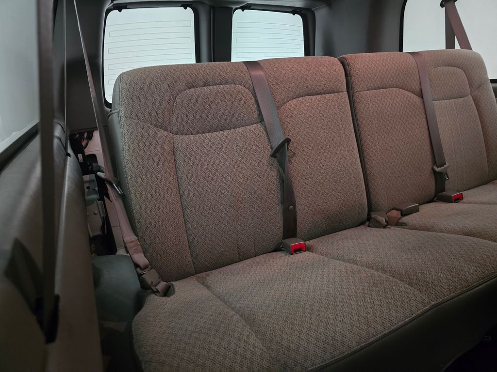 2022 Chevrolet Express 3500 LS photo 31