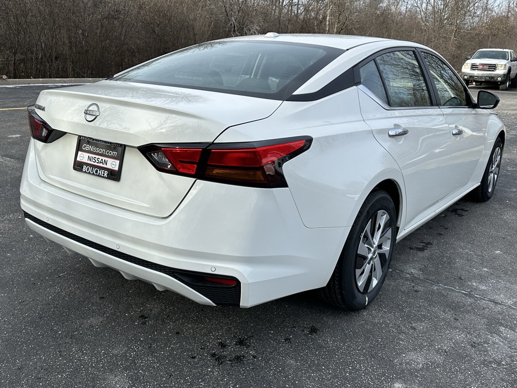 2025 Nissan Altima S photo 4