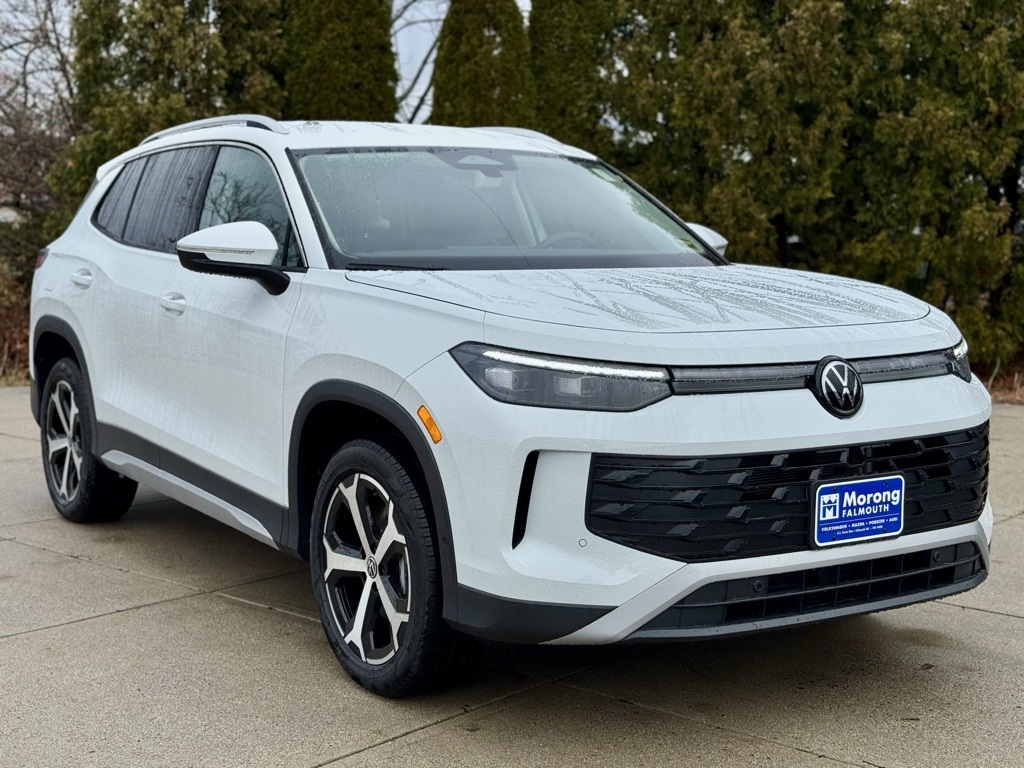 2026 Volkswagen Tiguan SE's photo