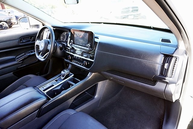 2023 Nissan Pathfinder SV photo 9