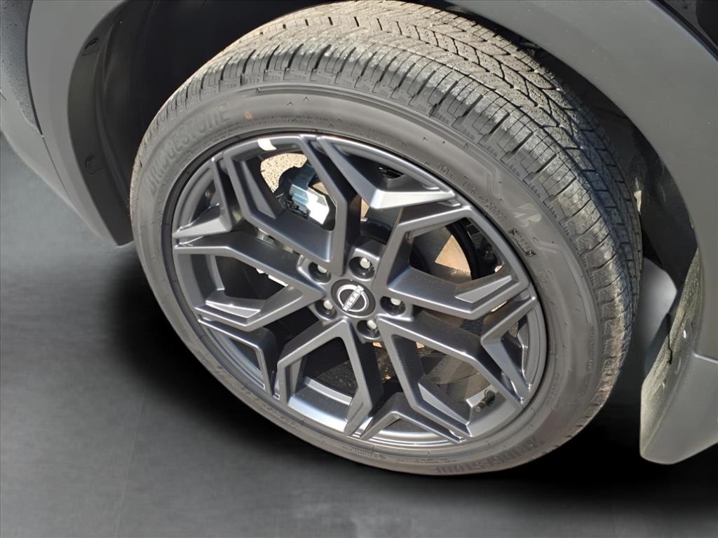 2025 Nissan Kicks SR photo 6