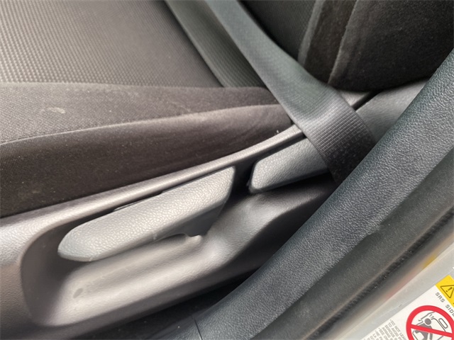 2022 Toyota Prius L photo 20