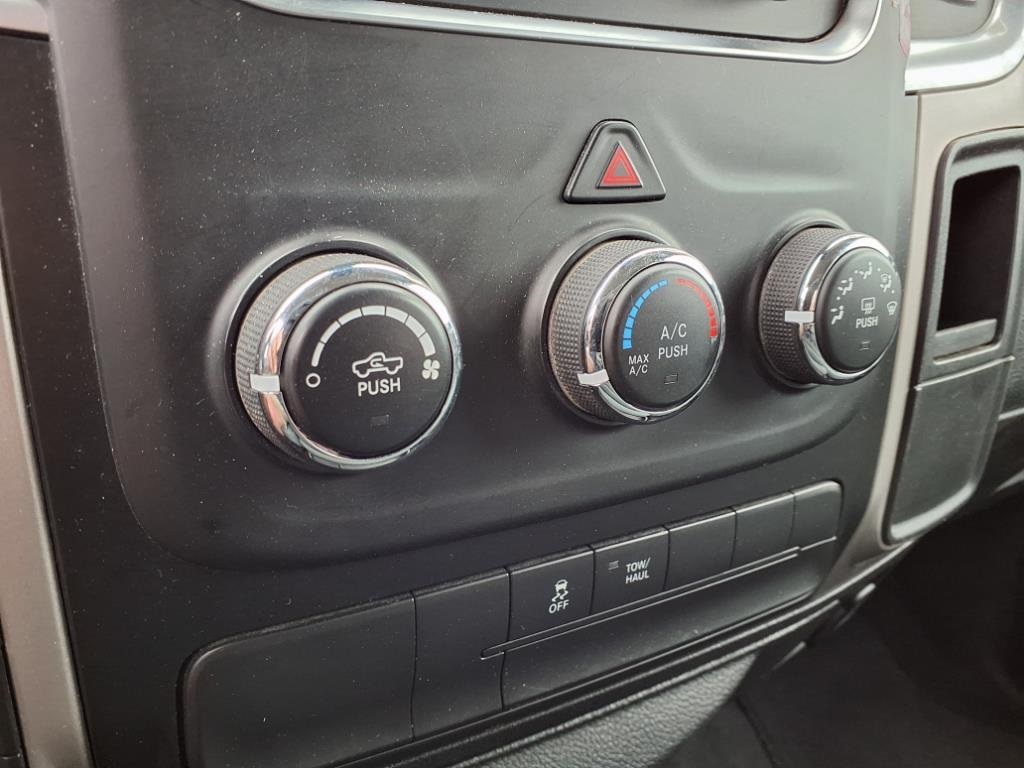 2020 Ram 1500 Classic SLT photo 16