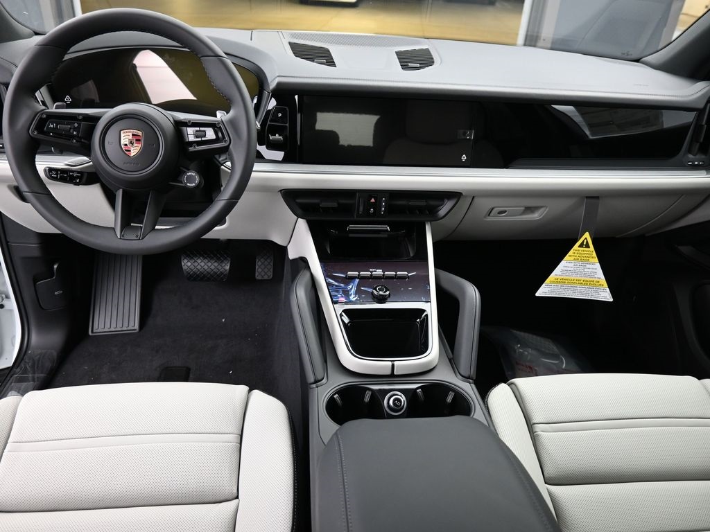 2026 Porsche Cayenne photo 5