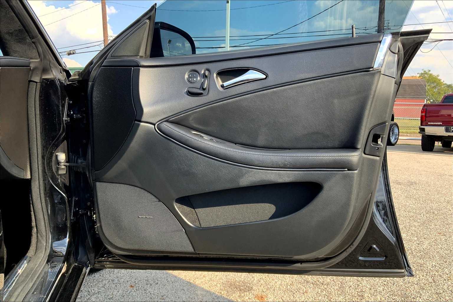 2011 Mercedes Benz CLS 550 photo 20