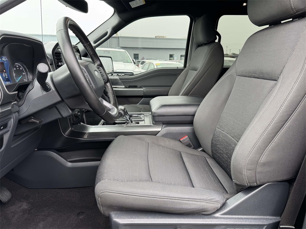 2023 Ford F-150 XLT photo 13