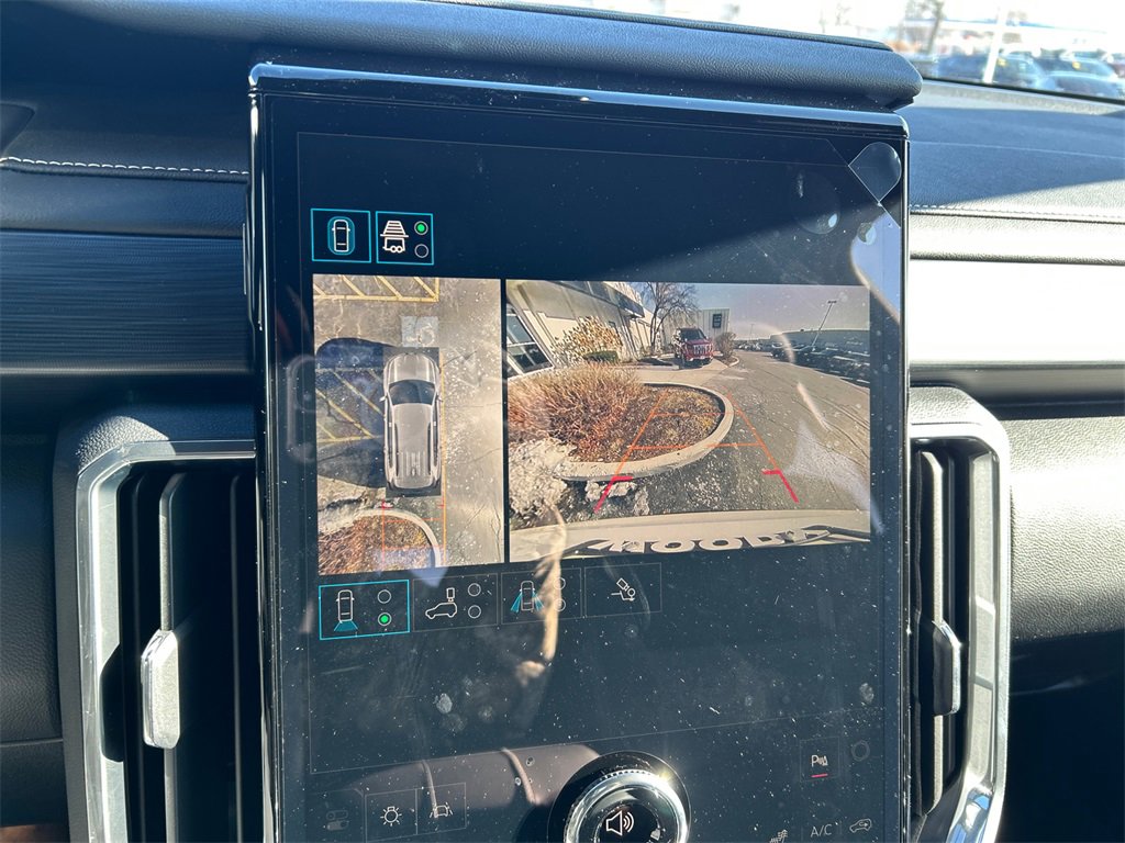 2026 GMC ACADIA - Image 22