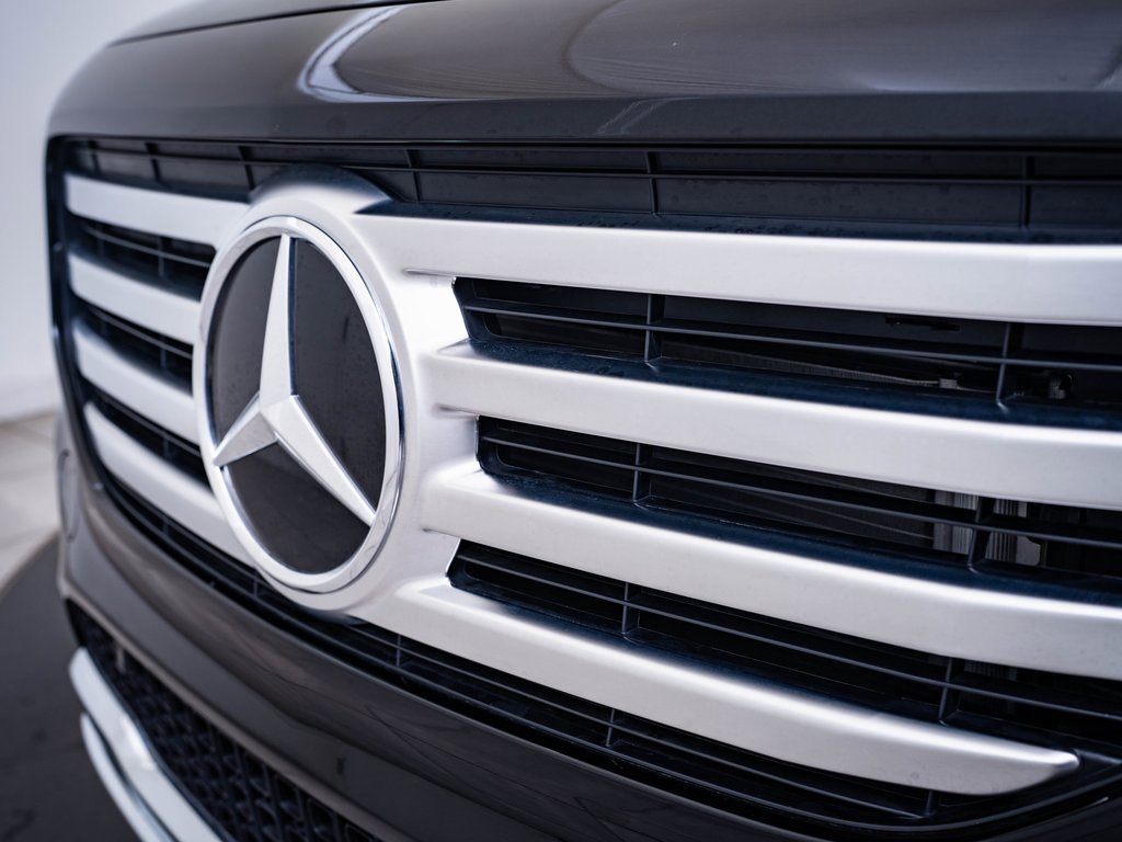 2026 Mercedes Benz GLB 250 4MATIC photo 3