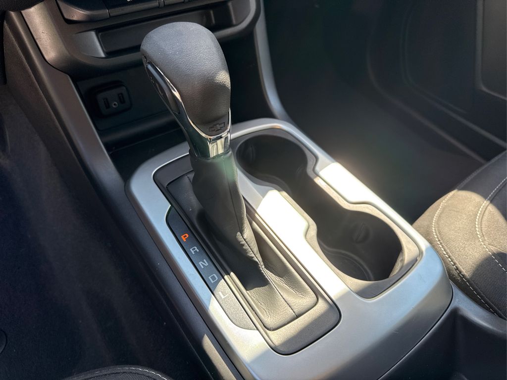 2022 Chevrolet Colorado LT photo 24