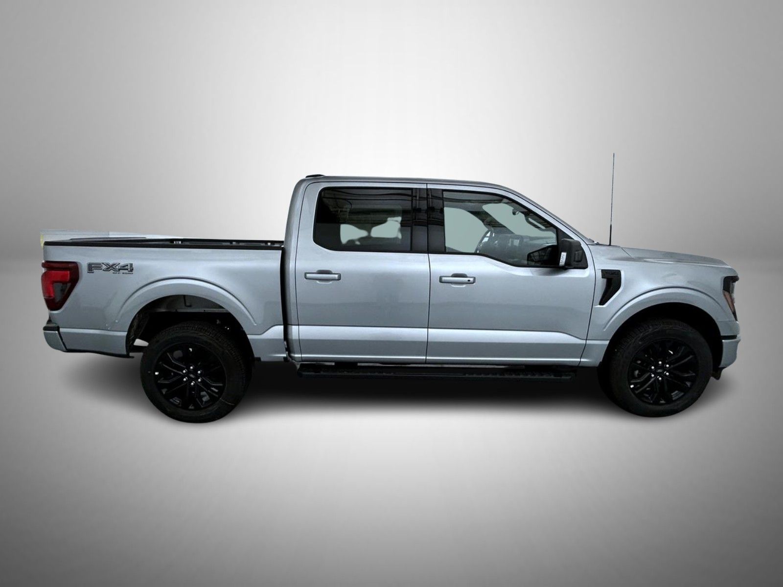 2025 Ford F-150 XLT photo 4
