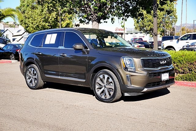 Used 2022 Green Kia S image 5