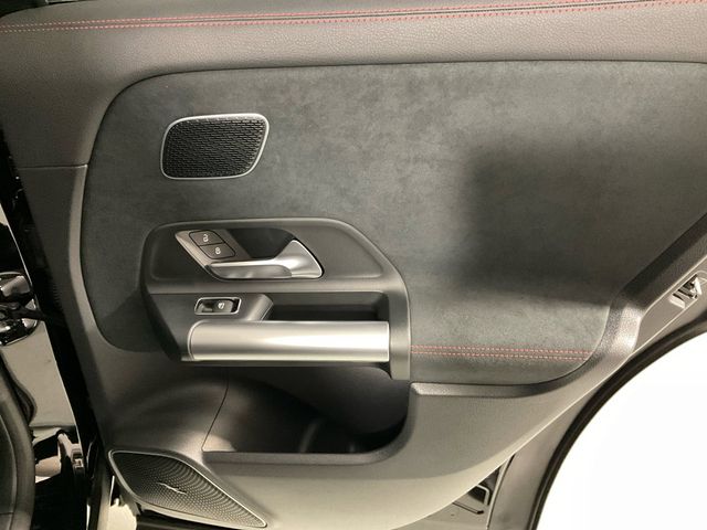 2025 Mercedes Benz GLA 250 4MATIC photo 12