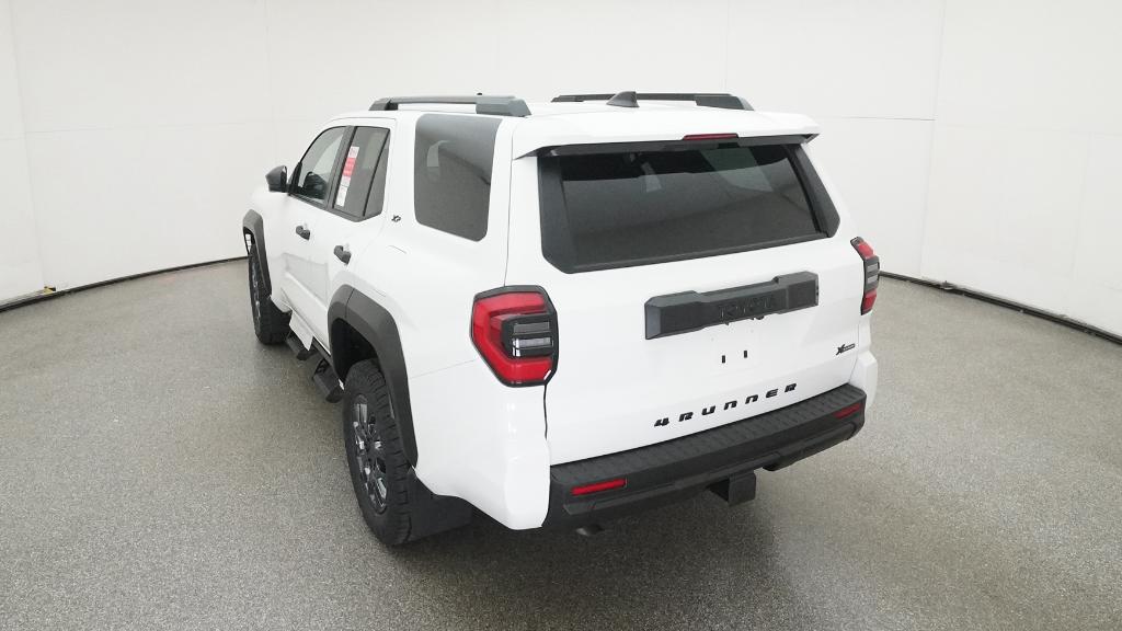 2025 Toyota 4Runner SR5 photo 16