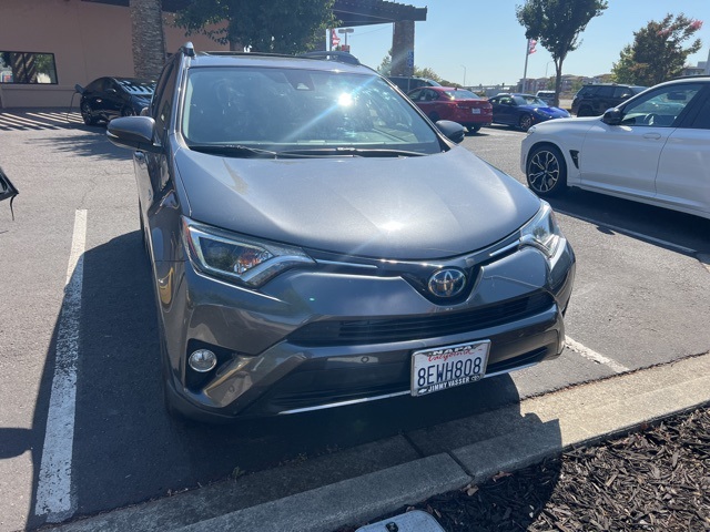 2018 Toyota RAV4 Hybrid XLE photo 6