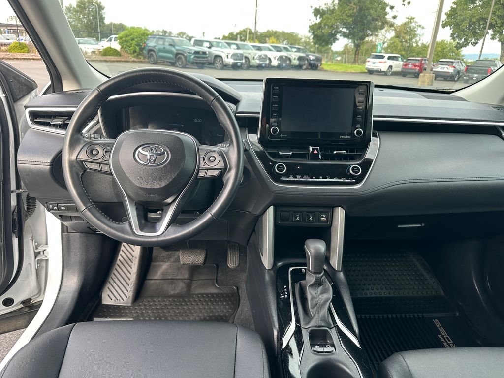 2022 Toyota Corolla Cross XLE photo 15