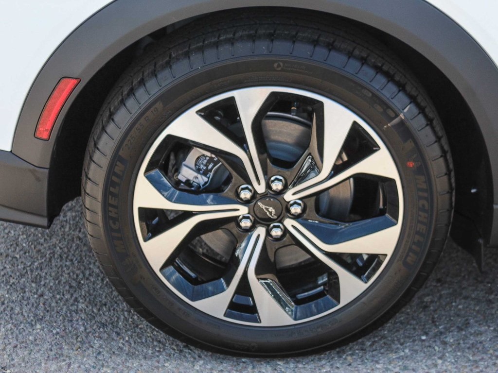 2025 Ford Mustang Mach-E Select photo 9