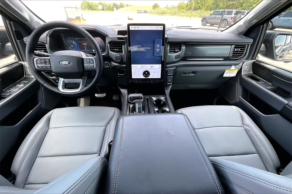 2025 Ford F-150 Lightning photo 4