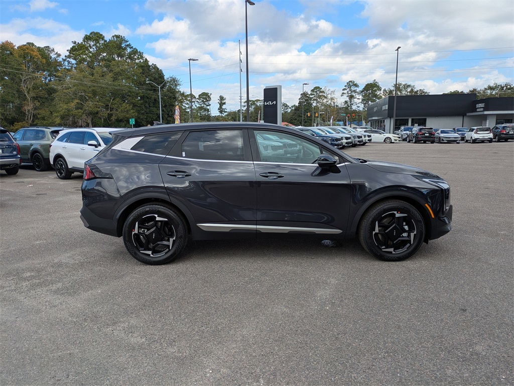 2026 Kia Sportage EX photo 2