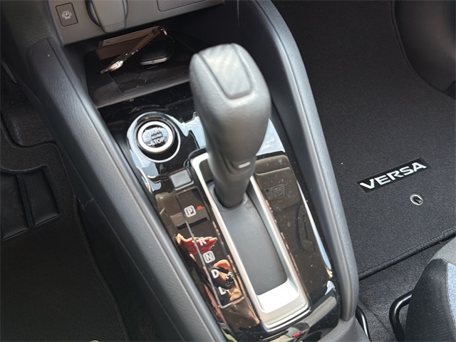 2025 Nissan Versa 1.6 SV photo 26