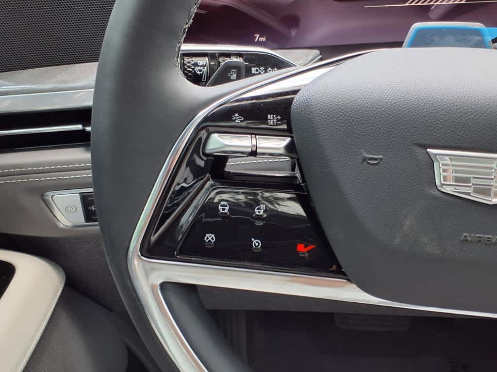 2025 Cadillac Escalade IQ Luxury photo 13