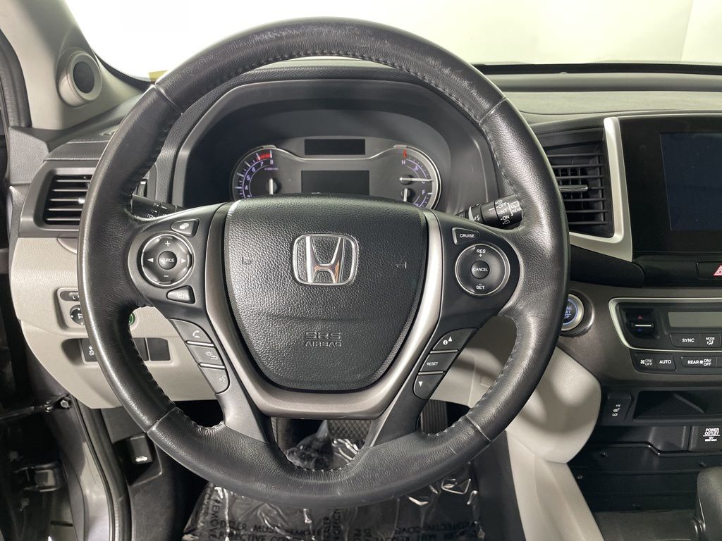 2017 Honda Pilot EX-L photo 25