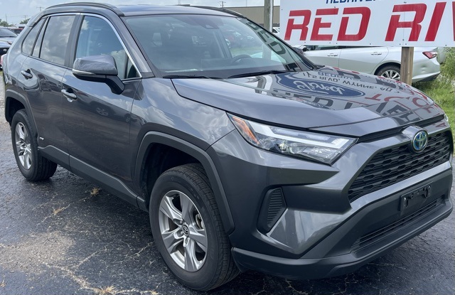 2024 Toyota RAV4 Hybrid XLE photo 2